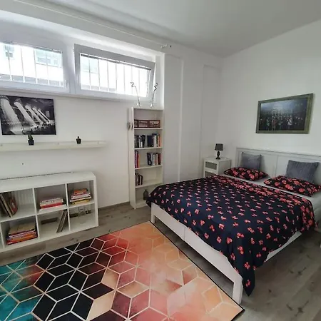 Apartment Stylish & Quiet Next To Presidential Palace Bratislava