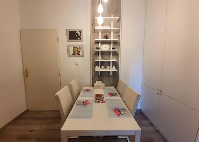 Stylish & Quiet Next To Presidential Palace Apartament Bratysława
