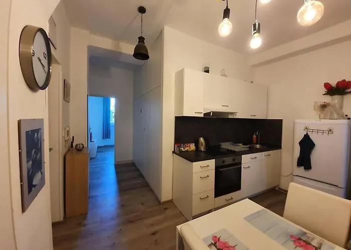 Stylish & Quiet Next To Presidential Palace Lägenhet