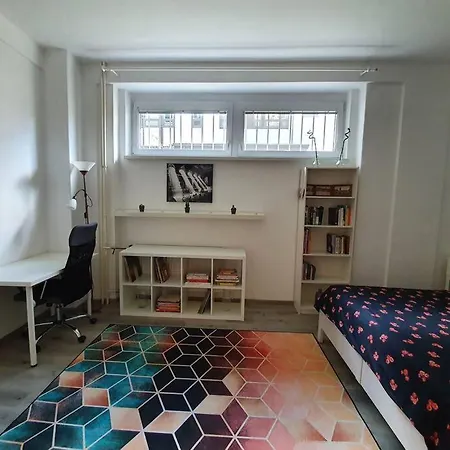 Stylish & Quiet Next To Presidential Palace *