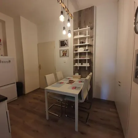 Stylish & Quiet Next To Presidential Palace Apartman *