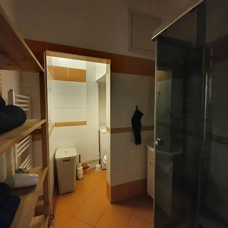 Stylish & Quiet Next To Presidential Palace Apartment *